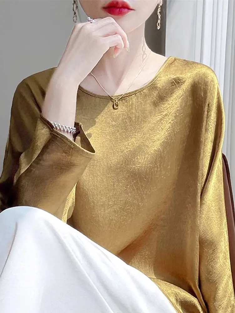 เสื้อยืดผู้หญิงทรงกลม ผ้าซาติน นุ่ม ระบายอากาศดี เรียบง่าย สไตล์ลำลอง เหมาะสำหรับใส่ไปทำงาน ความยาวปกติ