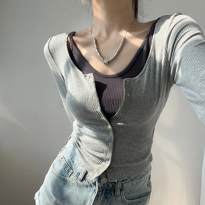 كارديجان قصير محبوك بألوان متباينة للنساء، بلوزة ضيقة مكشوفة البطن مع حزام، طقم من قطعتين بأسلوب الشارع، أكمام طويلة للربيع