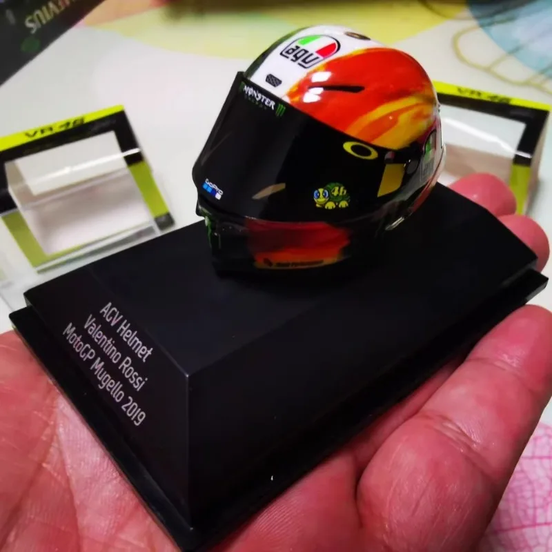 

Parts for 1/8 helmets, models