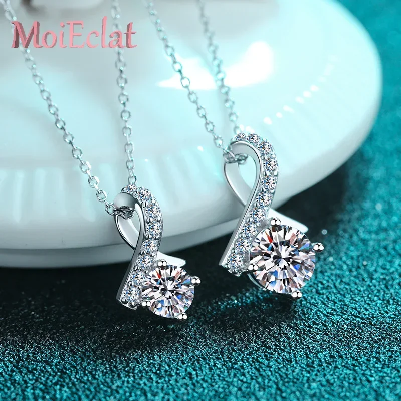 MoiEclat Store Platinum PT950 0.5ct/1ct Moissanite Pendant Necklace Women Delicate Filigree Work Clavicle Chain Anniversary Gift