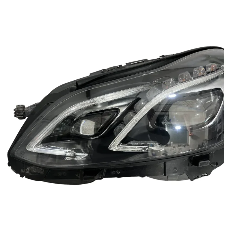 Auto Accessories Car LED Headlights for E Class W212 E200 E260 Auto Lighting Systems Vehicle Parts