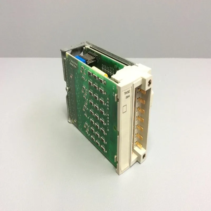 Módulo PLC em boas condições TSXDEZ08A4 em estoque
