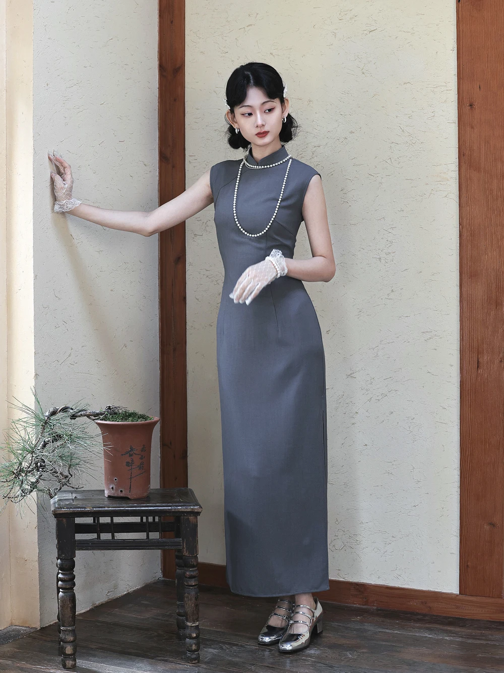 

Весна-Лето 2026: Новинка! Приталенное платье-макси в традиционном китайском стиле, серое, из дышащей полиэстеровой смеси.