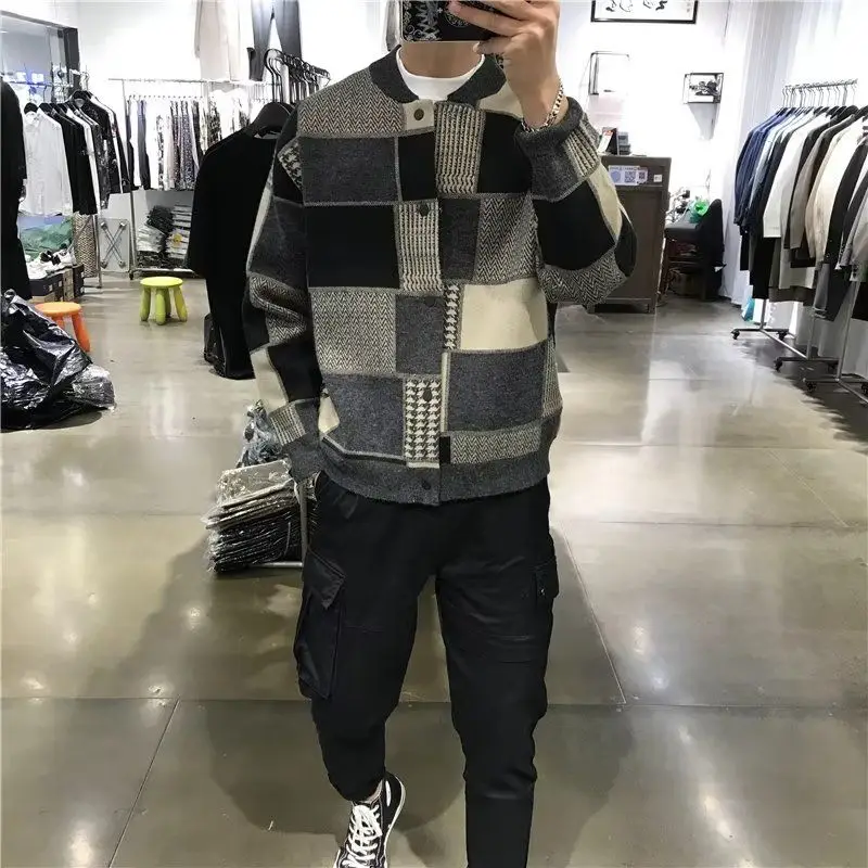 

M8 Knitted Baseball Collar Cheered Color Blo Men's Jaet Autumn Winter Faionable Youthful Polyester Long Sve Coat