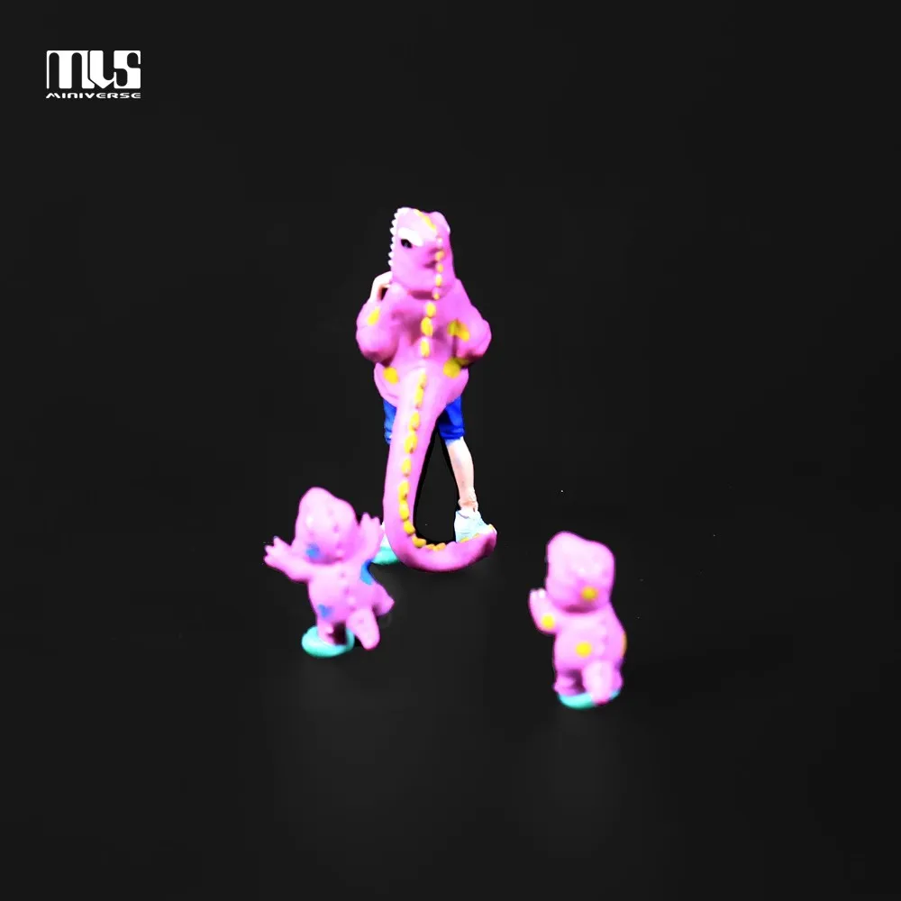 MVS 1/64 شخصيات مصغرة 1 كبيرة و 2 بدلة ديناصور خضراء/وردية صغيرة