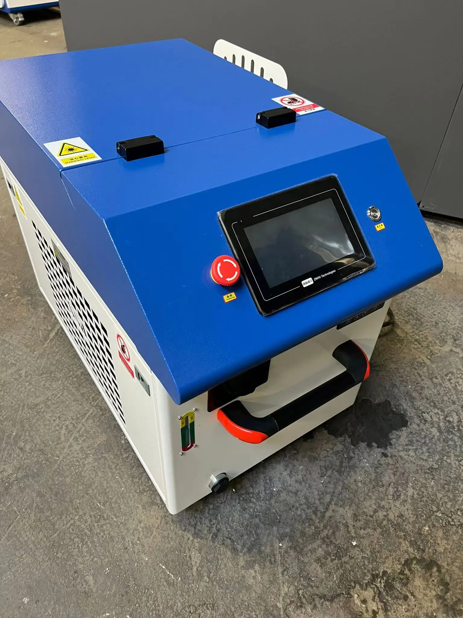 Source 1000w Laser Cleaning Machine Hand-held Laser Cleaning Machine For Rust Removal