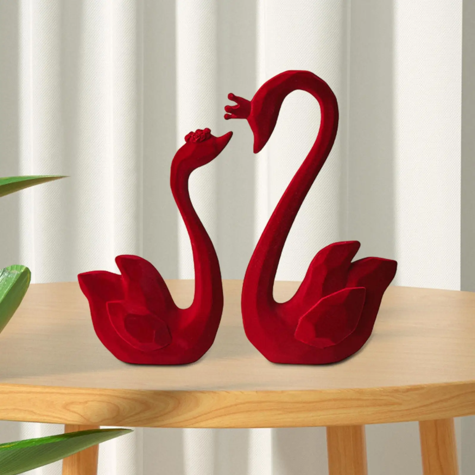 

2 Pieces Swan Statues Ideal Gift Desktop Ornaments Decorative Figurines for Birthday Party Farmhouse Housewarming Anniversary