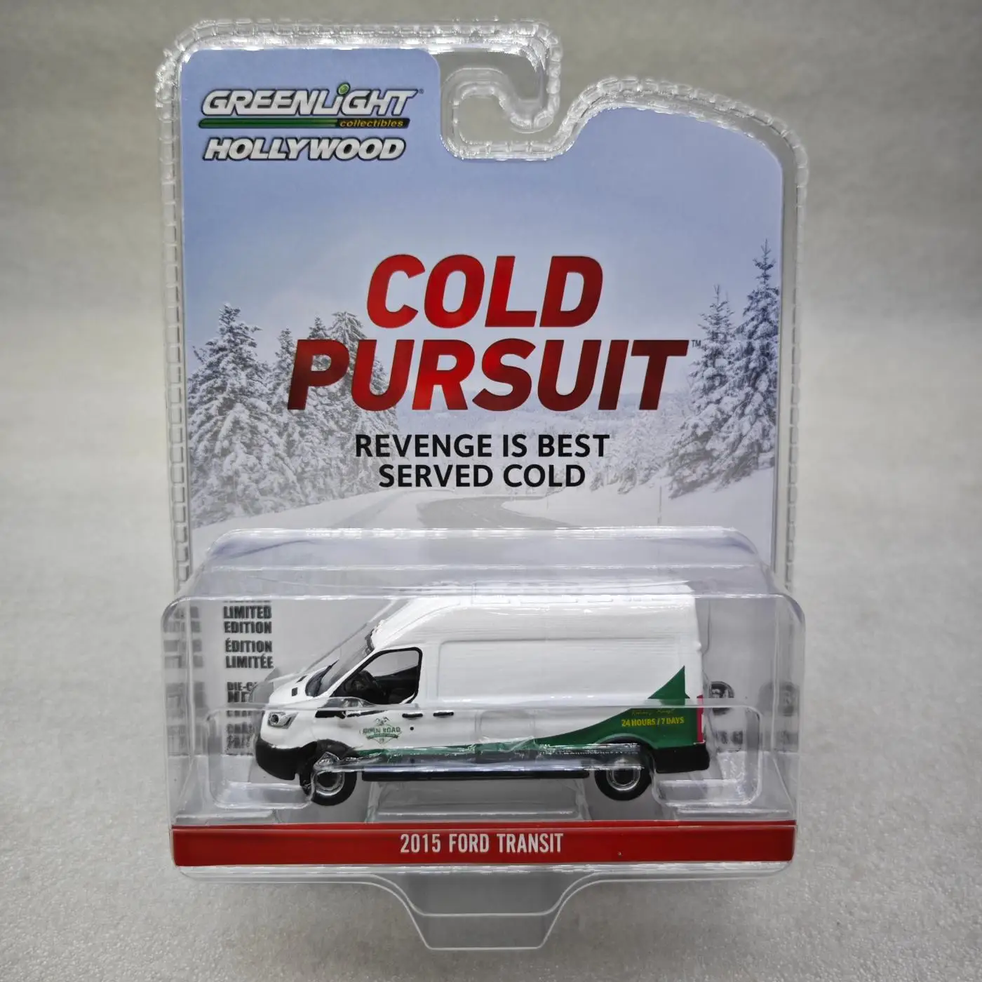 

Greenlight 1:64 Hollywood Series 43, холодный костюм, Ford Transit 2015 г.