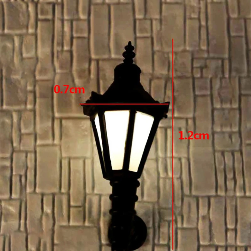 Mini architektoniczna lampa ścienna na dziedzińcu Model czarnego lampa zewnętrzna domku dla lalek