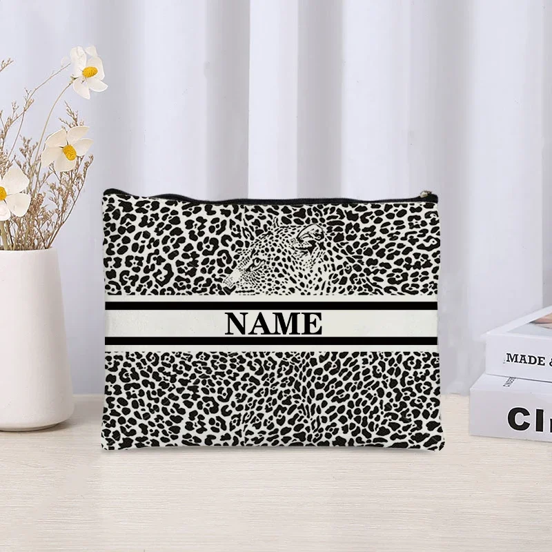 Borsa per il trucco personalizzata con nome personalizzato leopardo zebrato, damigella d\'onore, scatola per il trucco di nozze deluxe, portafoglio