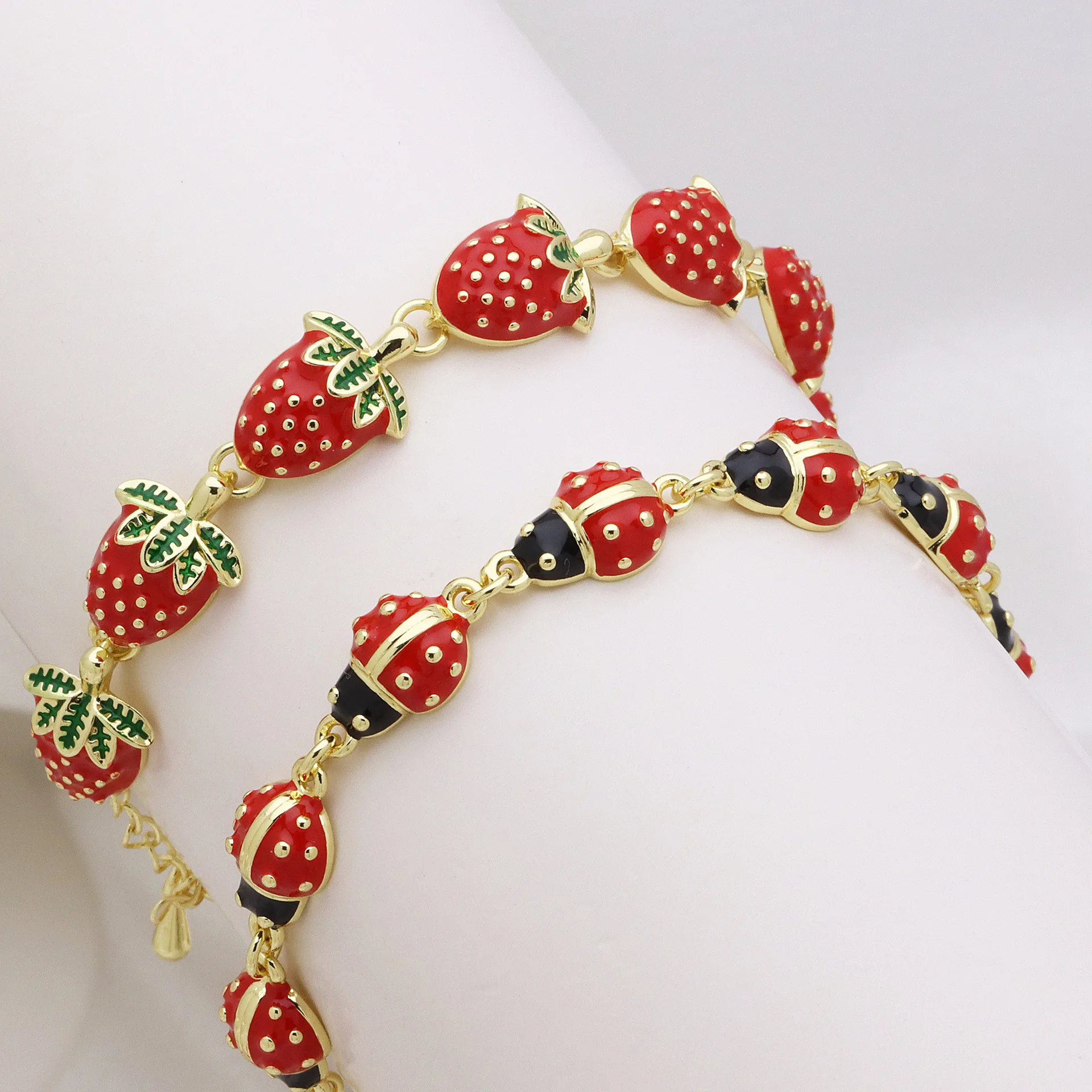A Cute Ladybug Bracelet Fashion Enamel Red Beetle Charm Splicing Bracelet Bangle Sweet Romantic Women Accessory Gift for Friend