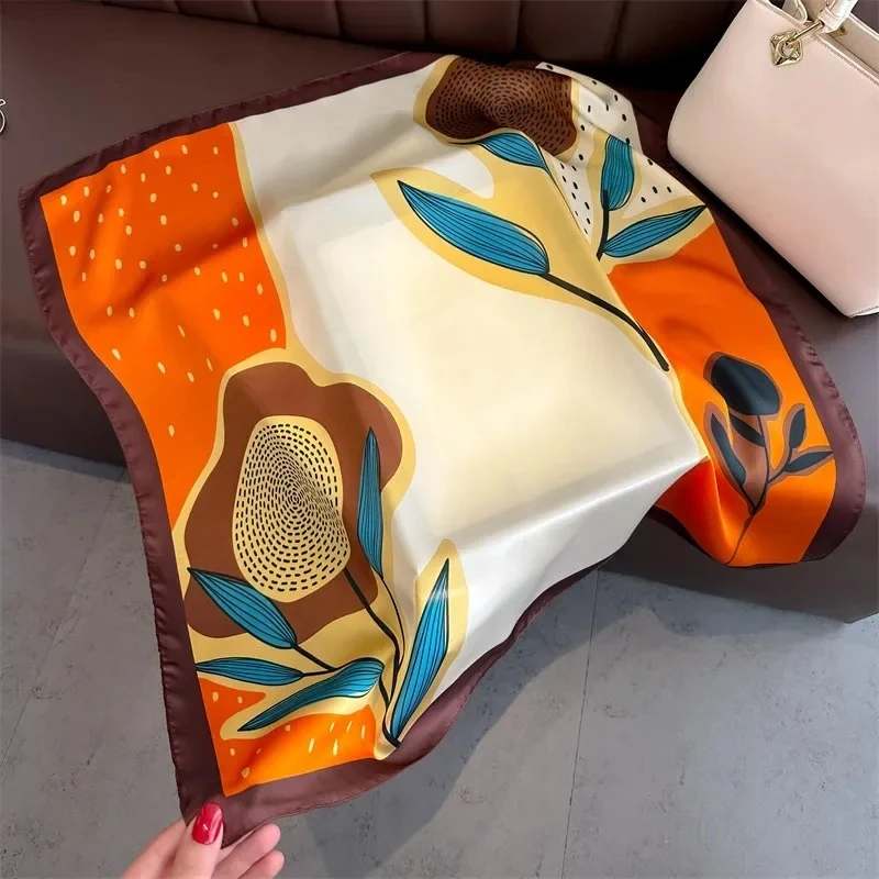 Sciarpa di seta imitazione donna Fasce per capelli quadrate Foulard Femminile Fazzoletto da collo floreale Bandana Sciarpe Lady Piccolo Hijab 70 * 70 cm