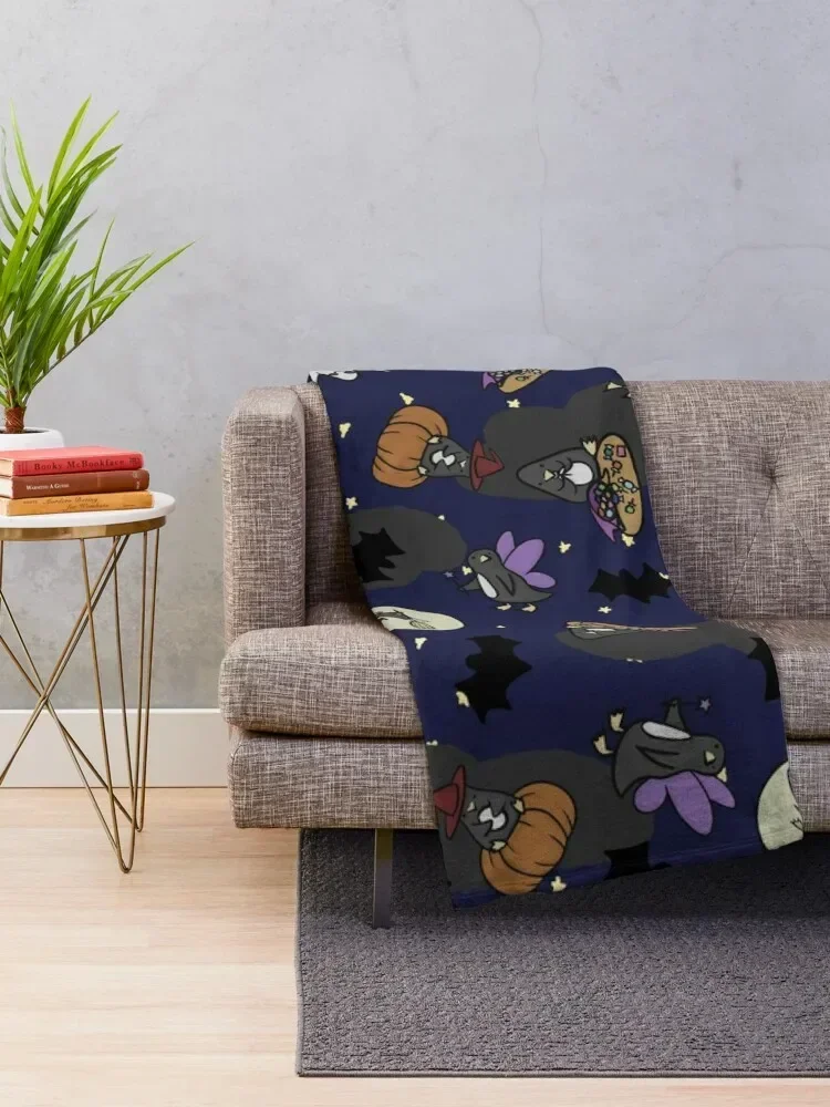 Spooky Penguin Chaos! Throw Blanket Flannels Summer Beddings Furrys Soft Big Blankets