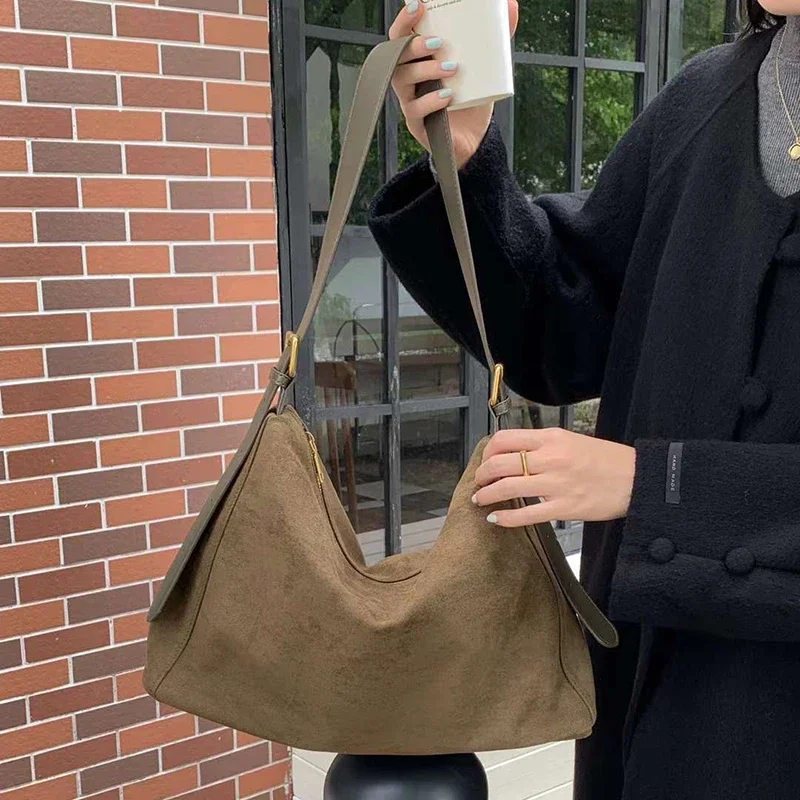 Borsa da donna naturale ad alto senso borsa da donna in pelle scamosciata retrò di grande capacità borsa da donna Versatile di alta qualità 2023