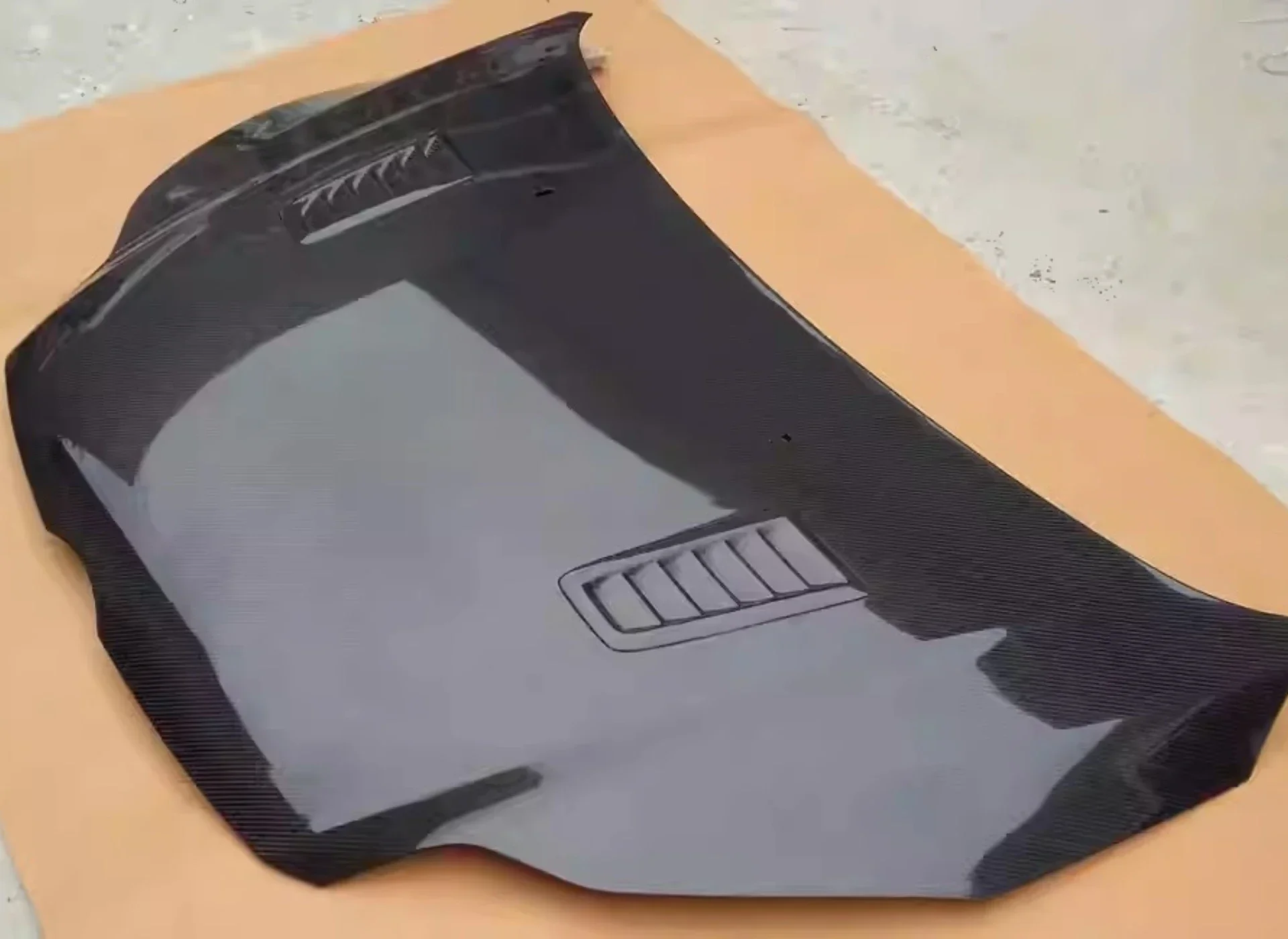Body Kit Carbon Fiber Engine Cover for Ford Focus 2012-2015 ST Style Resin Bonnet Light Weight Hood Car Accessories