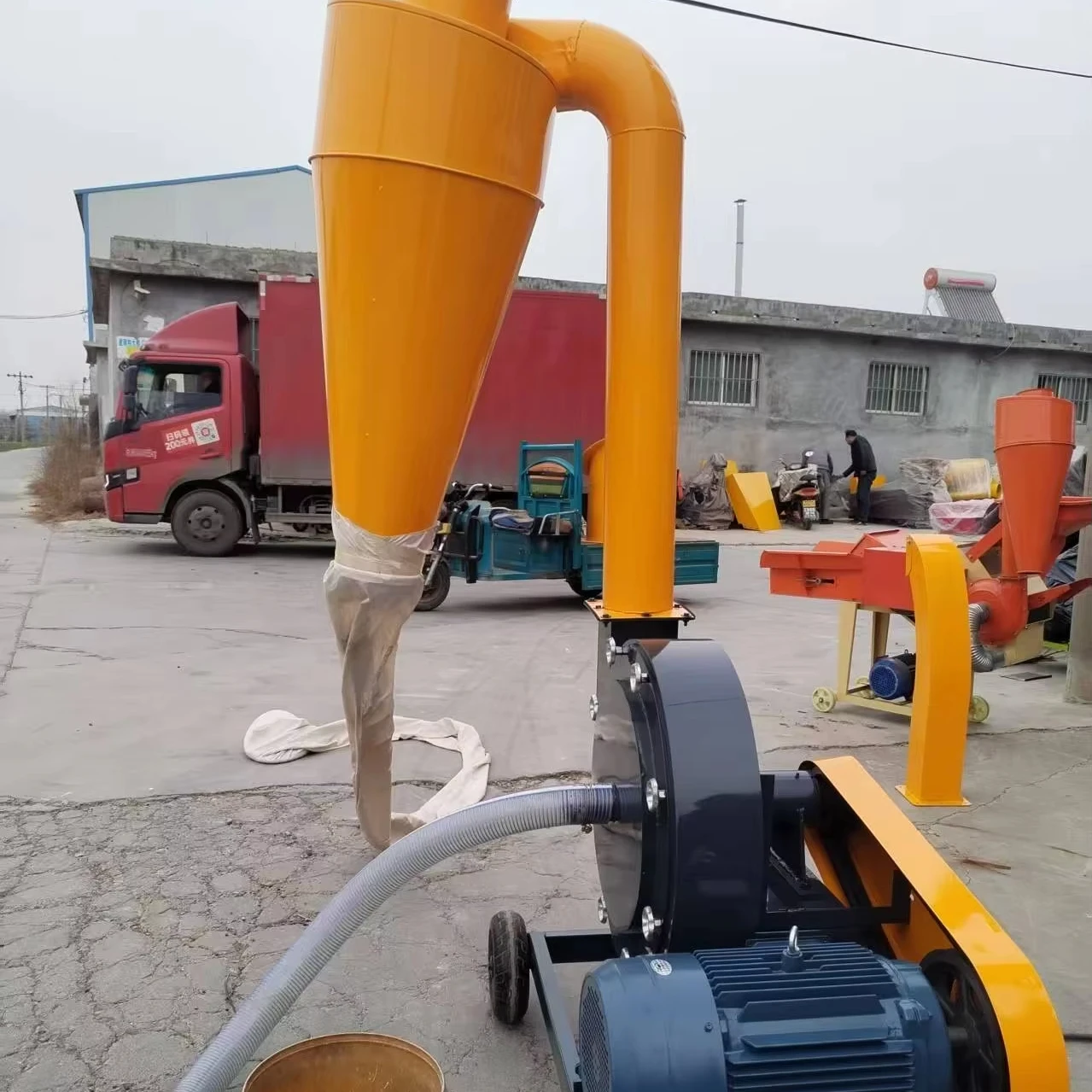 Cyclone Gun Efficient Feed Processing Machine For Farm Use Silage Grass Chaff Cutter Crusher Machine