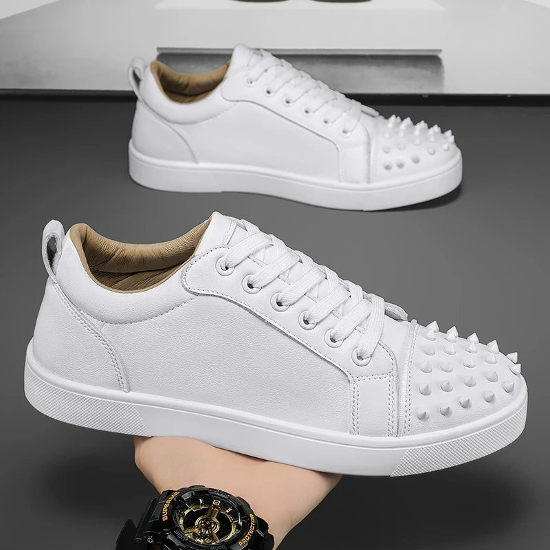 New Fashion Rivets White Sneakers Man Comfort Leather Skateboard Shoes Men Non-slip Sports Shoes Trainers Zapatillas De Skate