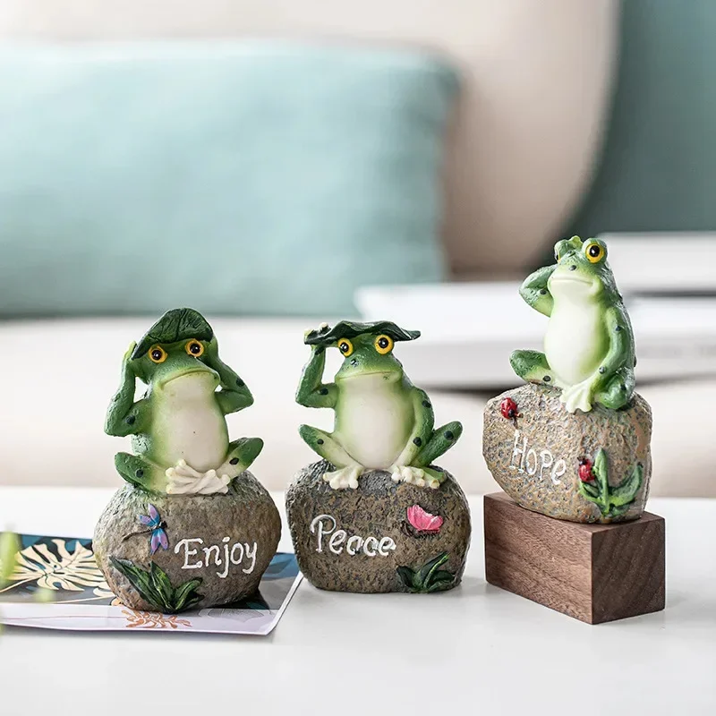 

Creative Resin Frog Statue, Animal Ornament, Suitable for Garden, Courtyard, Pond, Lawn Decoration, Frog on a Rock