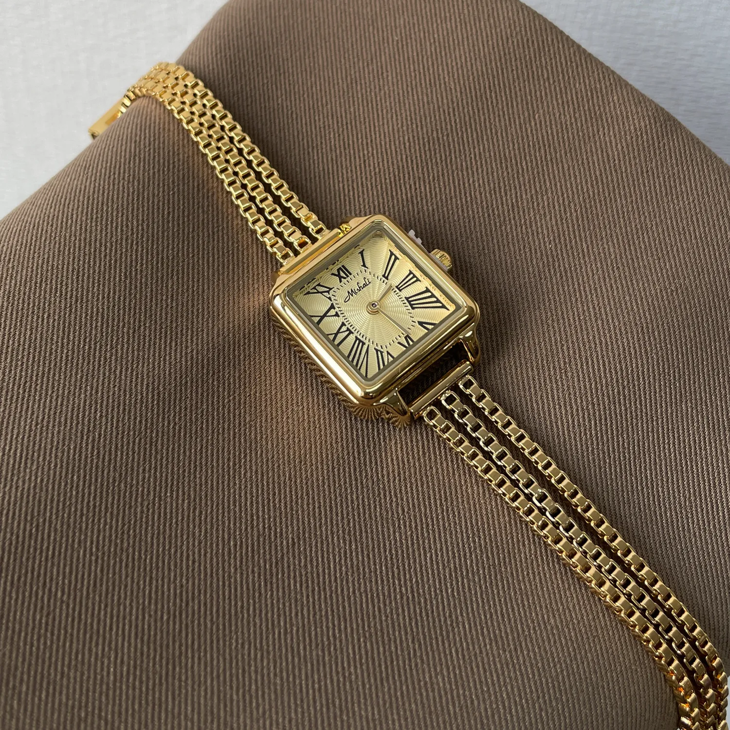 

Luxurious Square-Shaped, Elegant Women'S Watch, 2026 New Model, High-End Selected Timepiece, A Perfect Gift For Women.