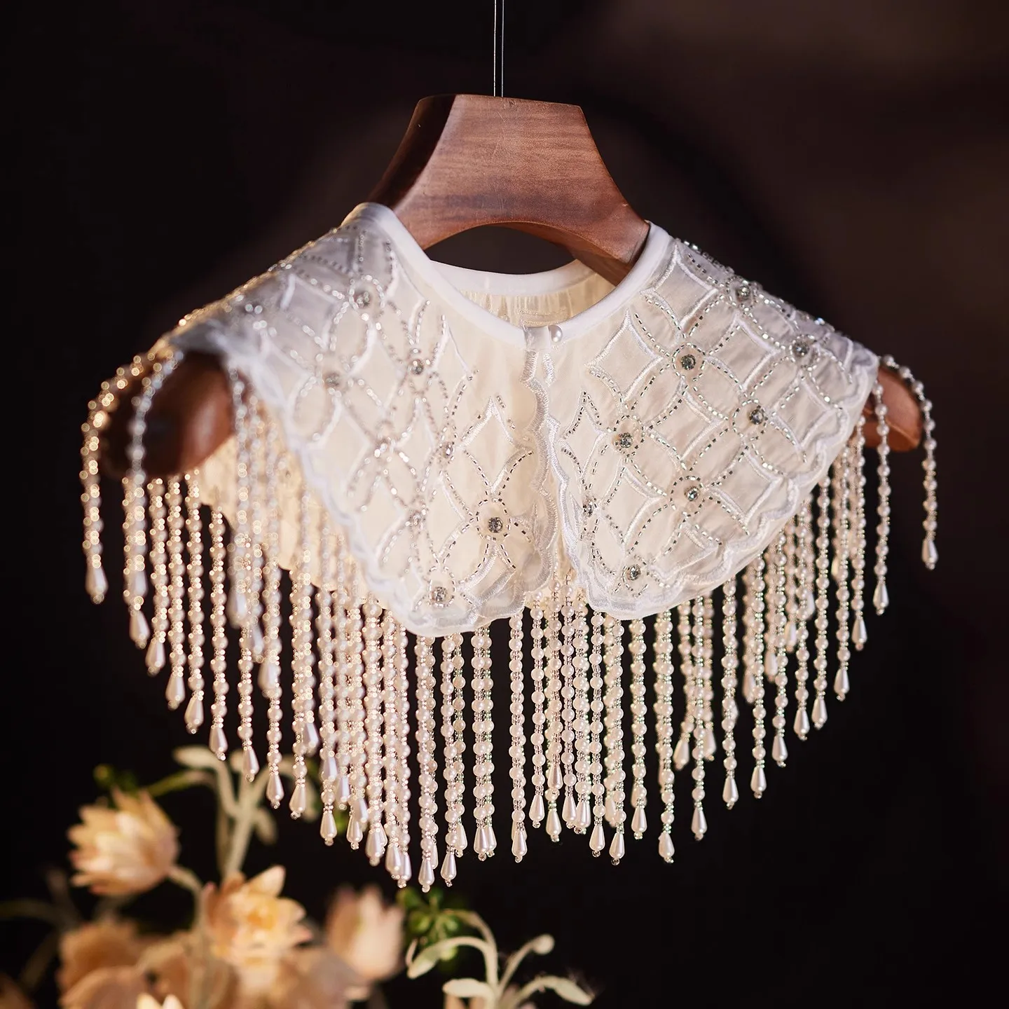 

Women's Spring Summer Embroidery Luxury Pearl Tassel Pashmina Female Autumn Winter Chinese Vintage Cosplay Shawl Cloak R877