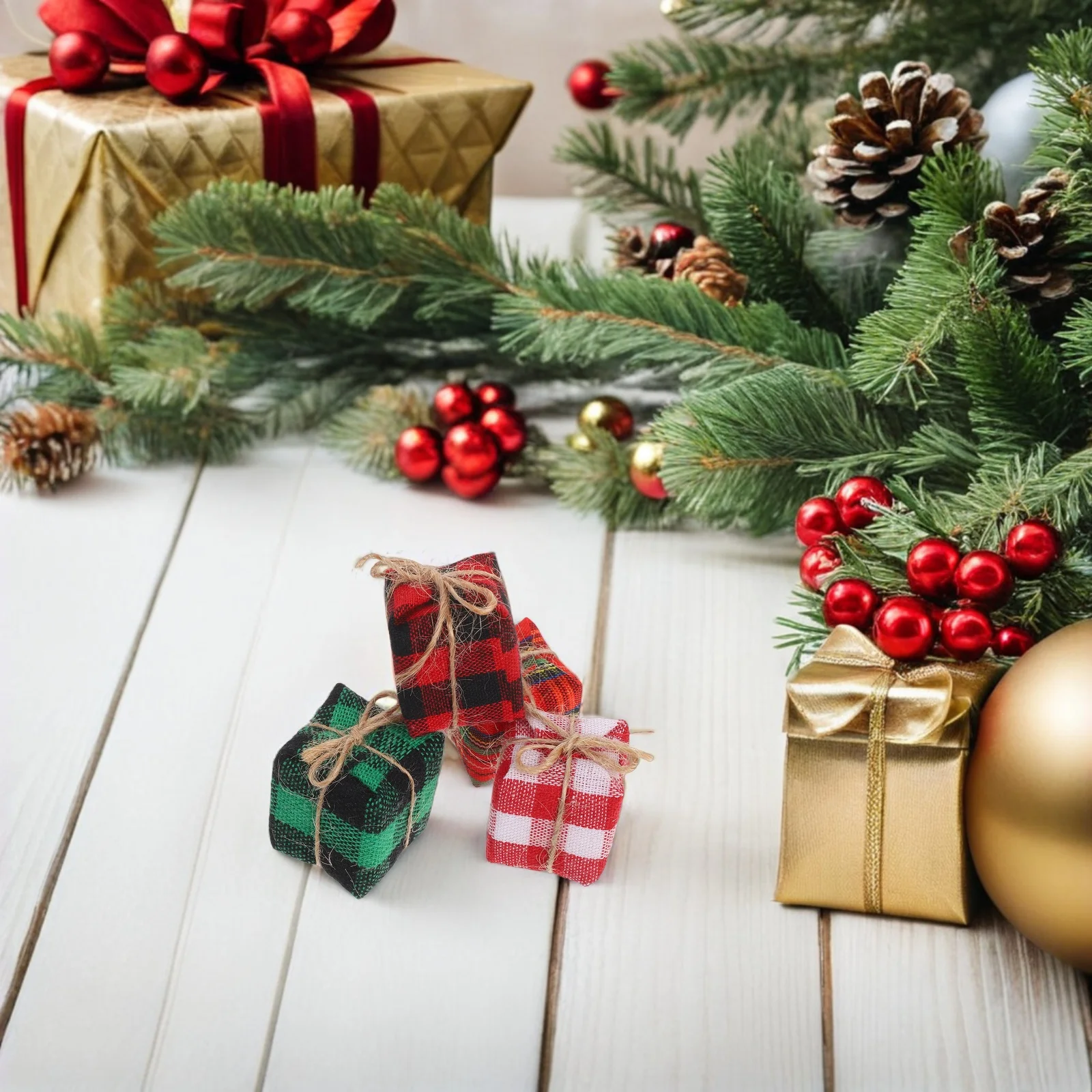 

24Pcs Christmas Tree Mini Gift Boxes Hanging Decorations Festive Ornaments Lightweight Foam Filled Vintage Style Holiday Decor