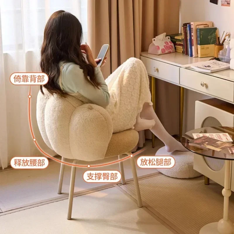 Cream wind lamb wool rotatable makeup stool, small apartment bedroom manicure dressing stool cat claw seat modern and simple