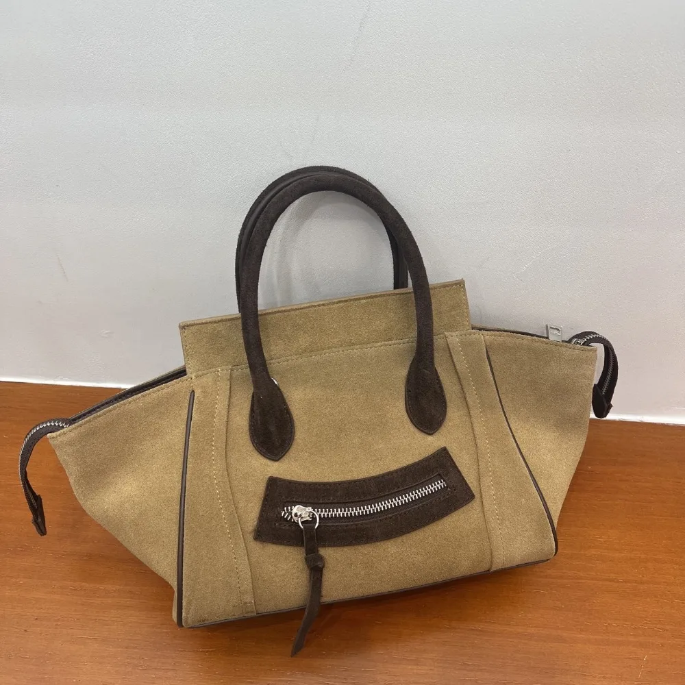 

New Matte Cowhide Smiley Face Bag Commuter Large Capacity Retro Wing Bag Portable Shoulder Messenger Bag Casual Versatile