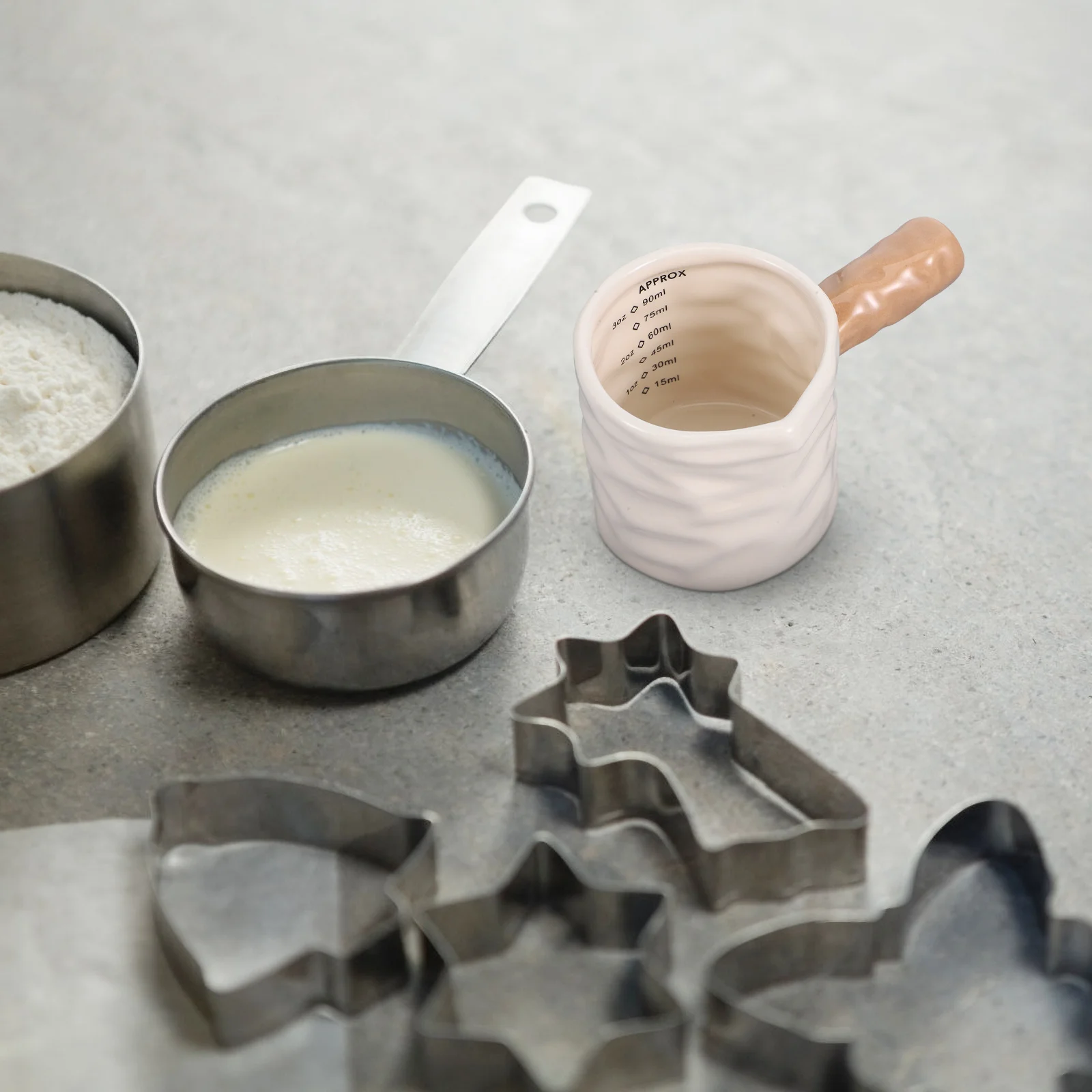 

Ceramic Milk Jug Creamer Pitcher Elegant Design Easy Pour Small Portions Sauces Condiments Dining Bbq Picnic Indoor Family Meals