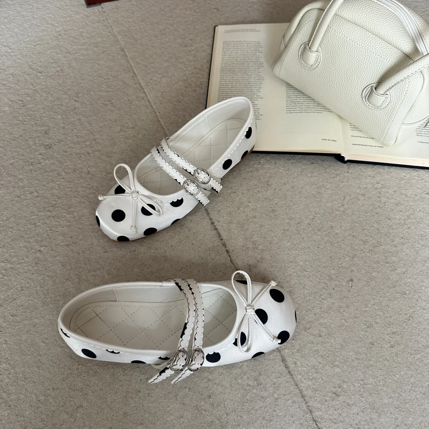 レディースローファーシューズバレエフラット秋の女性の靴スリッポンバレリーナ新しい秋のドレスおばあちゃんメアリージェーンズの靴女性フラット