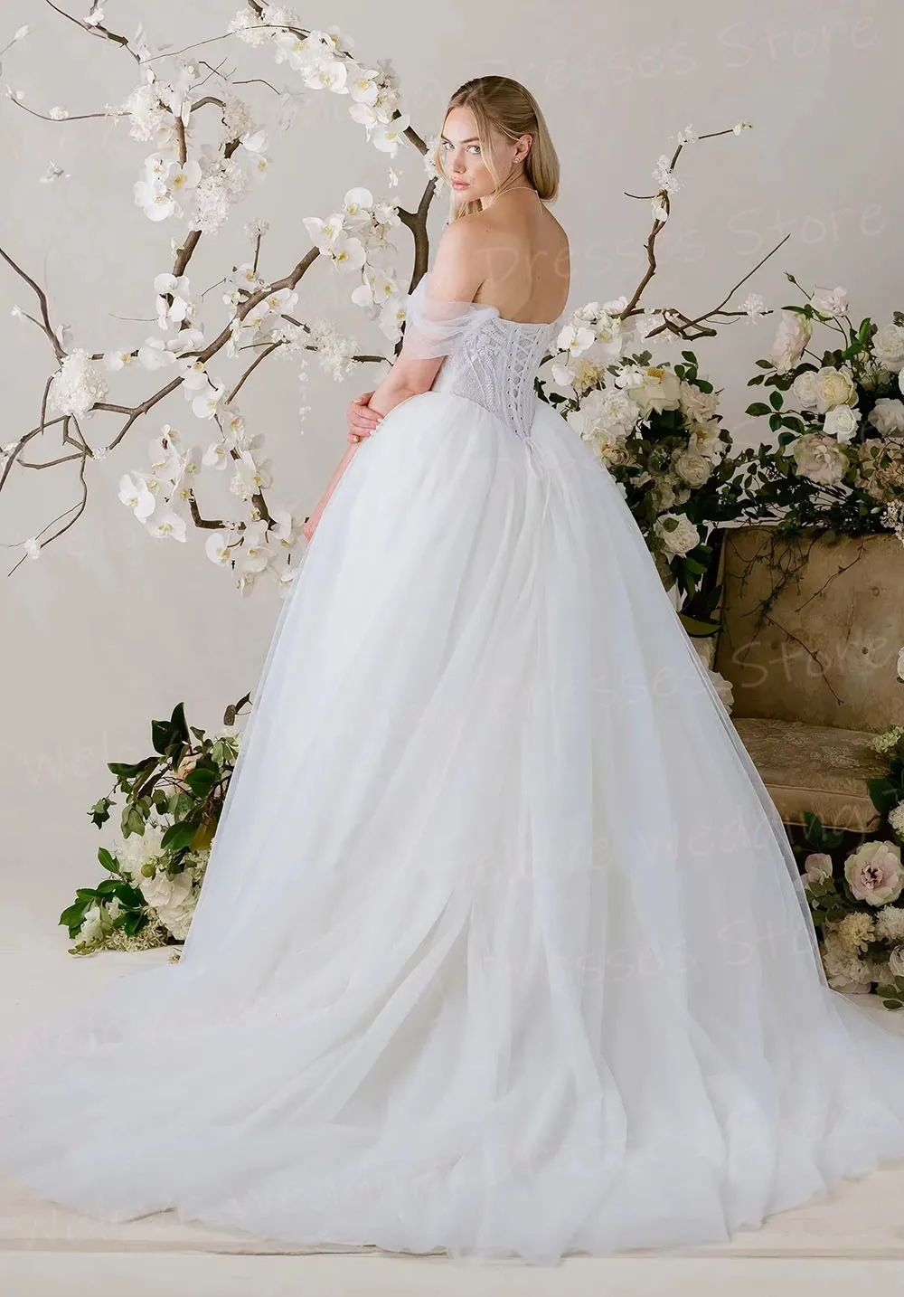 Graceful A Line Women's Off The Shoulder Lace Sleeveless Wedding Dresses Robe De Mariée Customized Bride Gowns Vestido De Novia