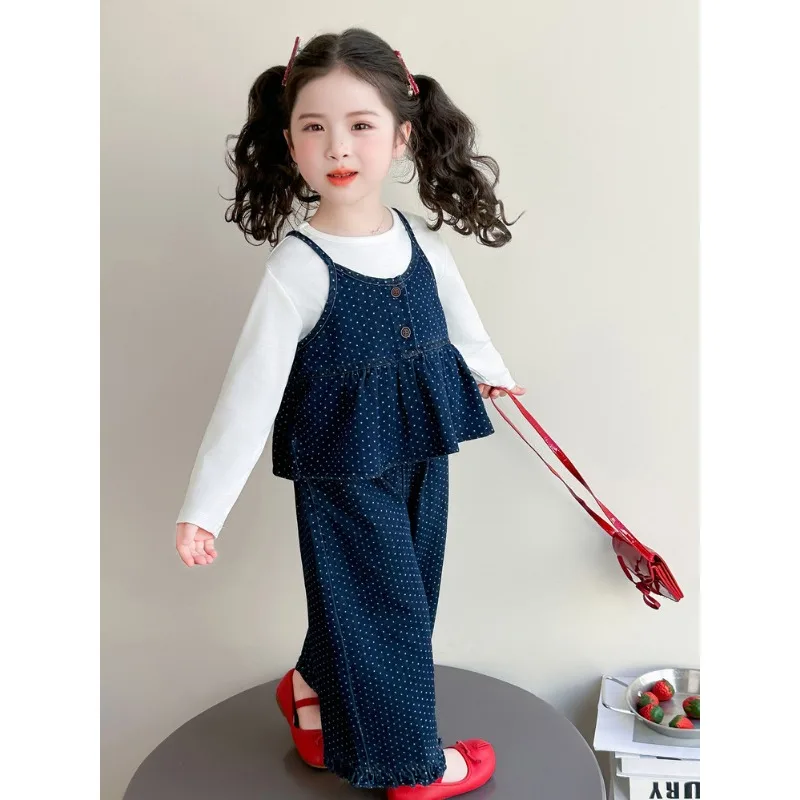 

Новый модный комплект для девочек 2026 года: топ в горошек, джинсы и повседневный костюм-тройка для весны и осени