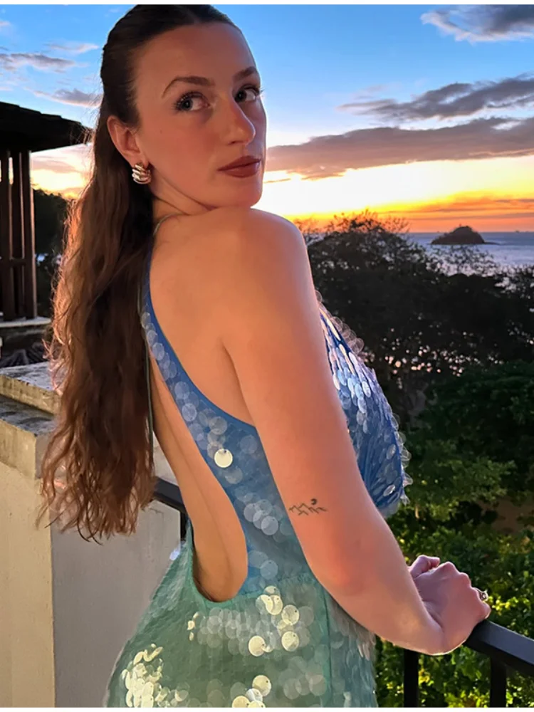 セクシーなスパンコールのキラキラ輝くミニドレス レディース 高級 ブルーグリーン パッチワーク ホルターネック ショートドレス 夏のイブニングパーティー ブライトドレス 2025