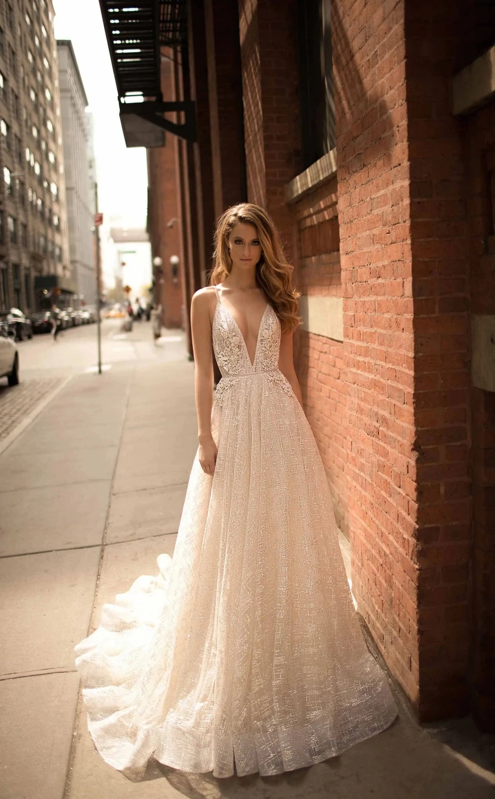 

Luxury Berta Beach Wedding Dresses Lace Appliques A Line Backless Illusion Lace Bling Boho Bridal Dress Sweep Train Sexy Wedding
