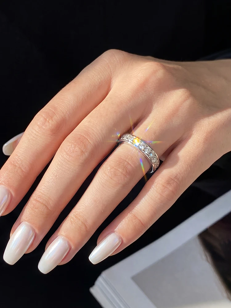 Luxuriöse Echte Runde Moissanit-Diamant-Eheringe für Frauen, Personalisierter Hochwertiger Schmuck für Jubiläen – Detail 2