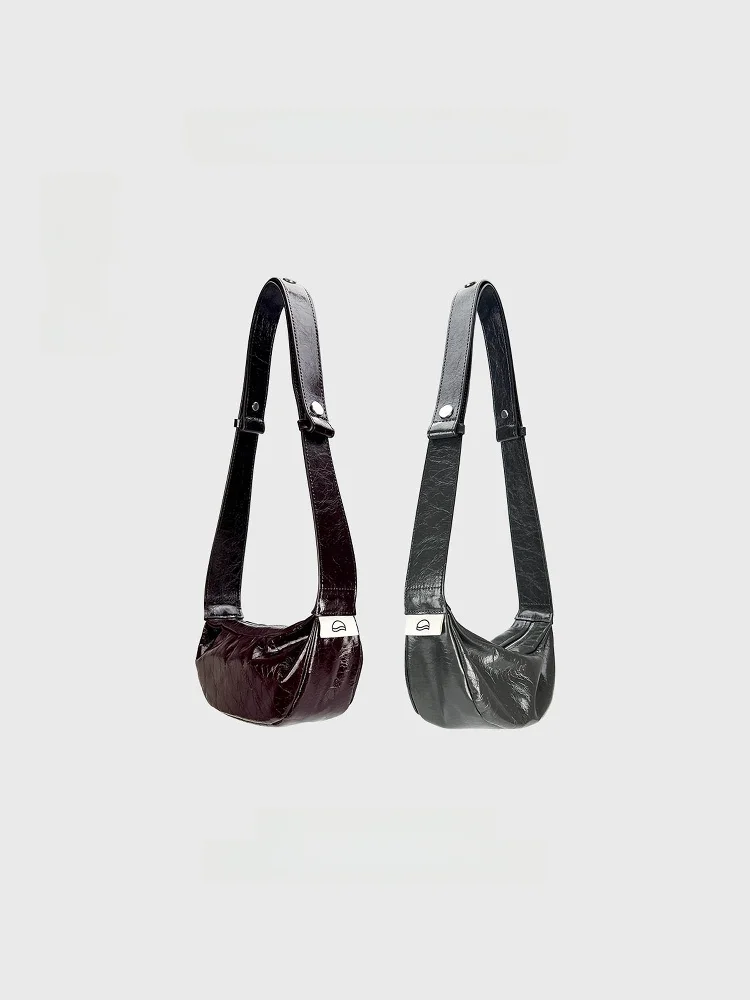 

SpicyCapSoul Vintage Oil Wax Cowhide Dumpling Bag Crossbody Single Shoulder Bag for Women Artistic Style Zipper Closure Casual