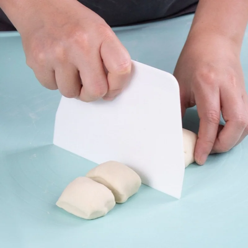 1 stücke Nützliche Gebogene Creme Spatel DIY Gebäck Schneider Fondant Teig Schaber Kuchen Cutter Gebäck Backen Werkzeug Küche Zubehör