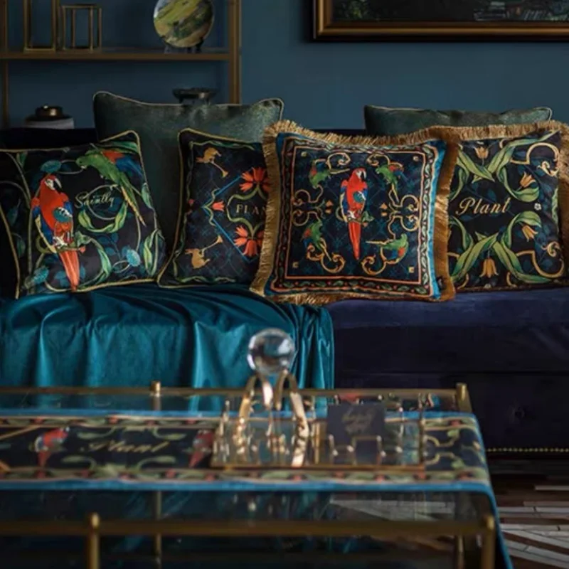 Retro Jungle Parrot Pillows Dark Green Velvet Cushion Case Luxury European Decorative Pillow Cover For Sofa Chair Home Decorate