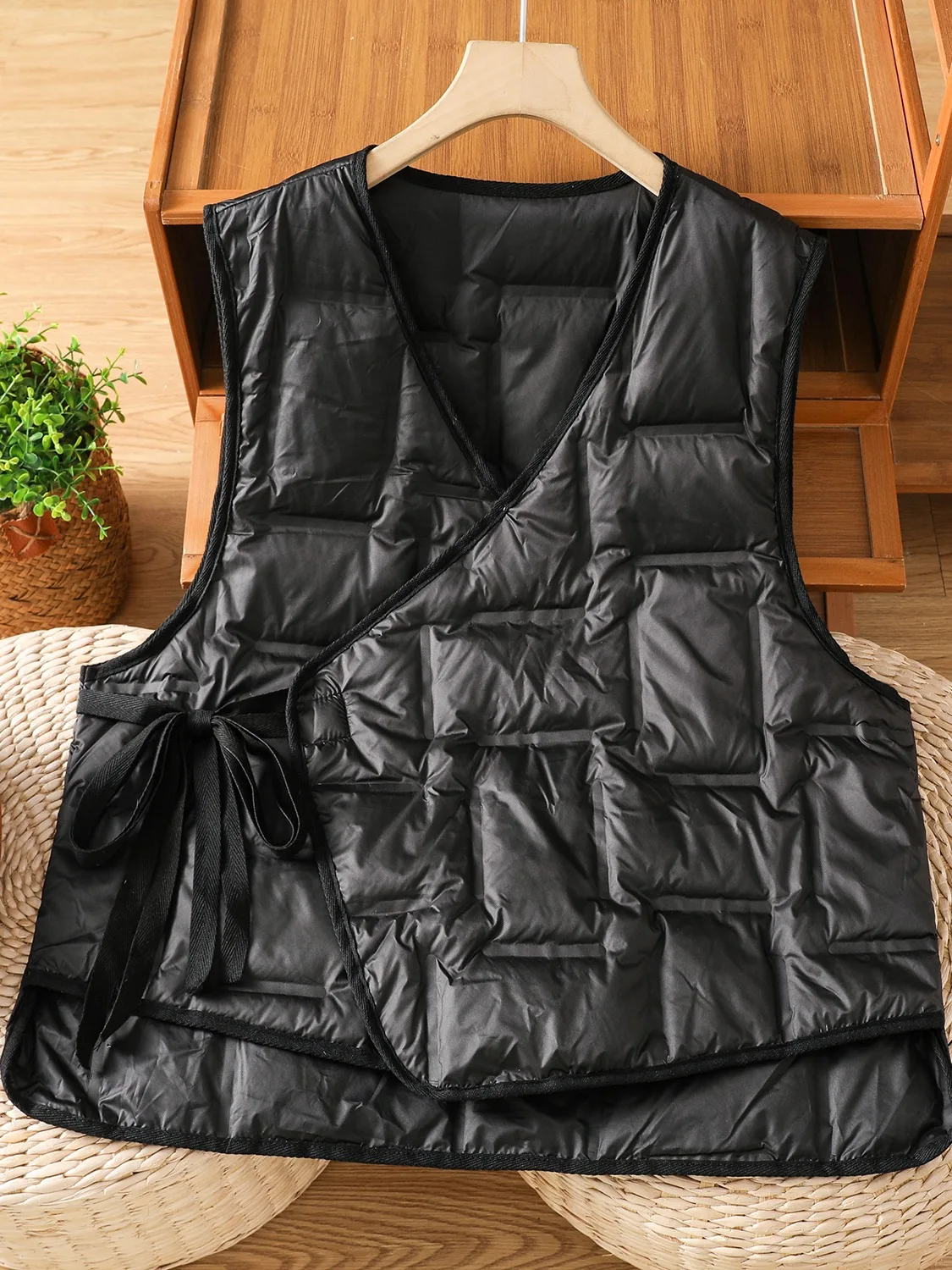 

Lightweight Warm down Cotton Vest Women's Winter Artistic Side Belted Svel ort Sle Vest Comfortable Cotton Inner