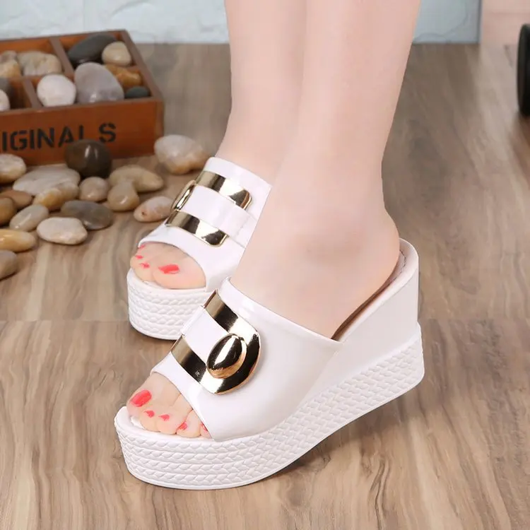 Chain High Heels Slippers Women\'s Platform Wedding Shoes Summer 2023 New Outdoor Casual Wedges Slides Ladies Beach Slippers