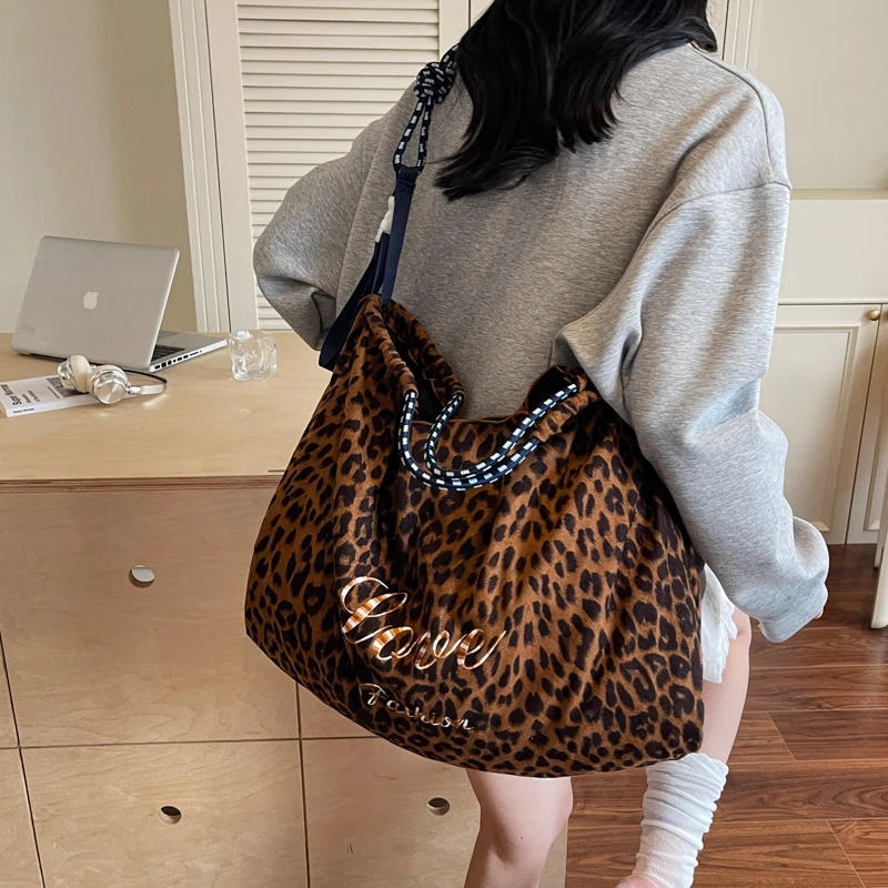 Übergroße Umhängetaschen mit Leopardenmuster für Damen, verformbar, VELOUR, große Kapazität, Einkaufstaschen, 2025, Winter, neue Luxus-Handtaschen – Detail 7