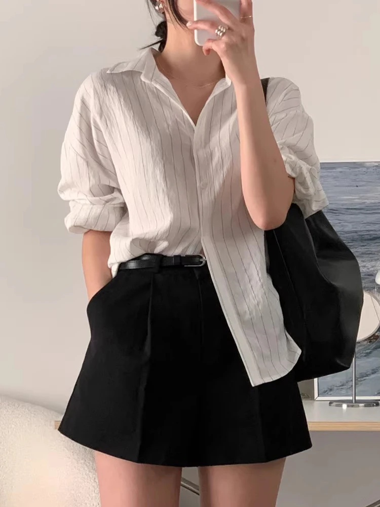 Chic All'inizio dell'autunno Vestibilità ampia a righe lunghe Sve irt Colletto rovesciato da donna con bottone singolo Top versatile