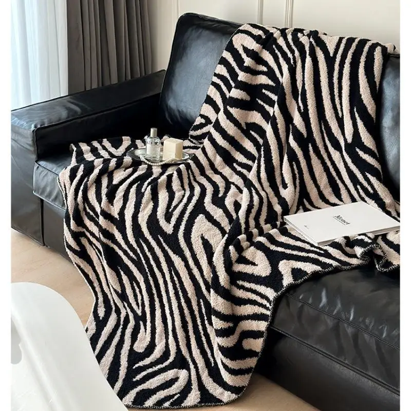

Premium zebra pattern sofa blanket half fleece office siesta siesta aviation blanket decorative blanket