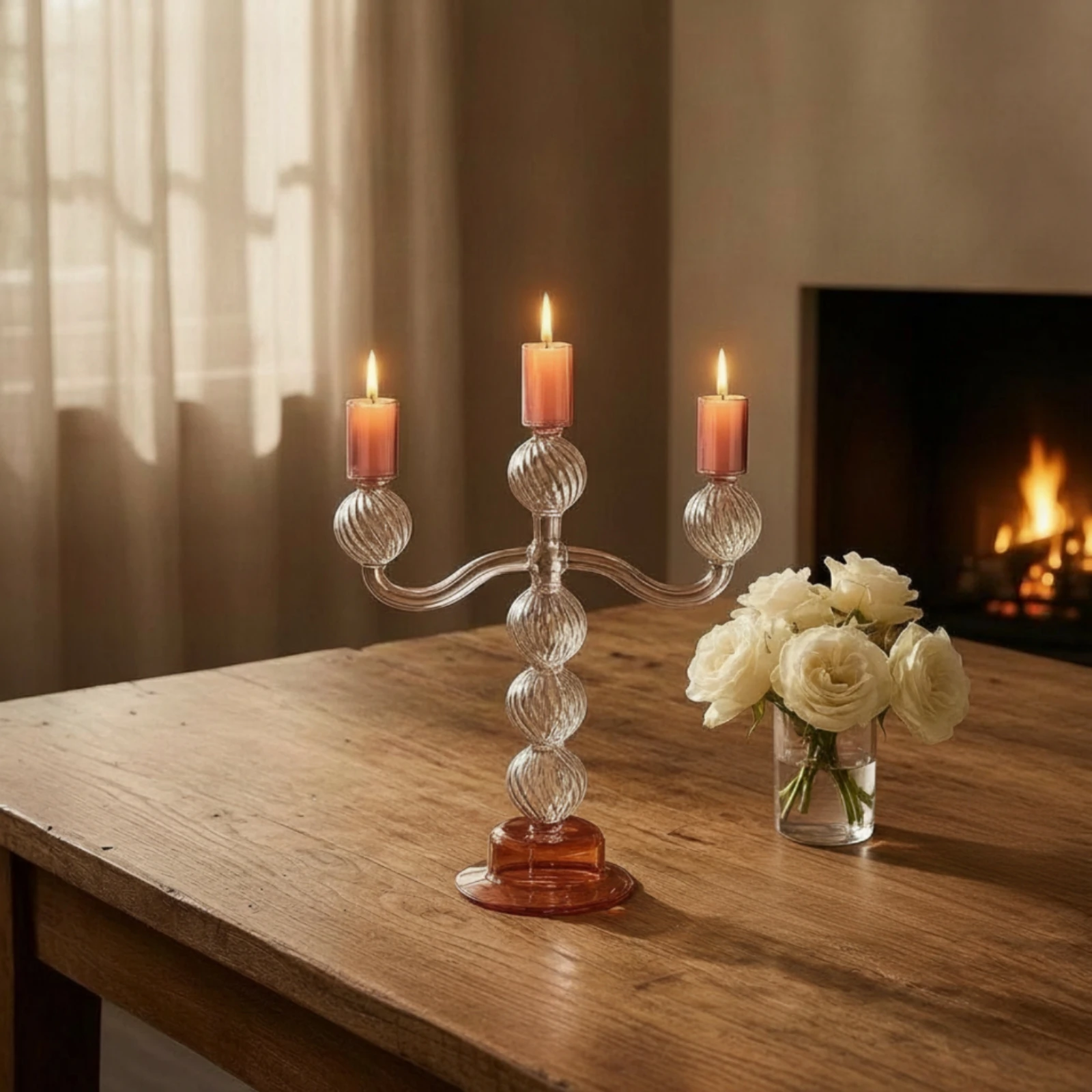 Fotografia 6: Candelabro de Três Braços em Vidro Rosa Claro Lustroso, Suporte para Velas com Braços Curvados