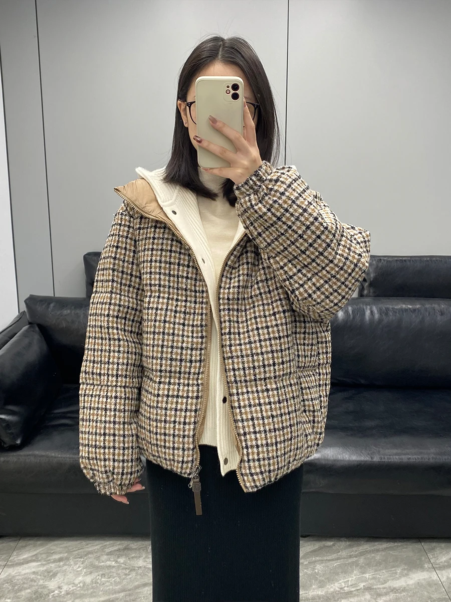 

Куртка-пуховик из фланели с отстегивающимся шерстяным капюшоном и застежкой-молнией, имитация двухслойной верхней одежды