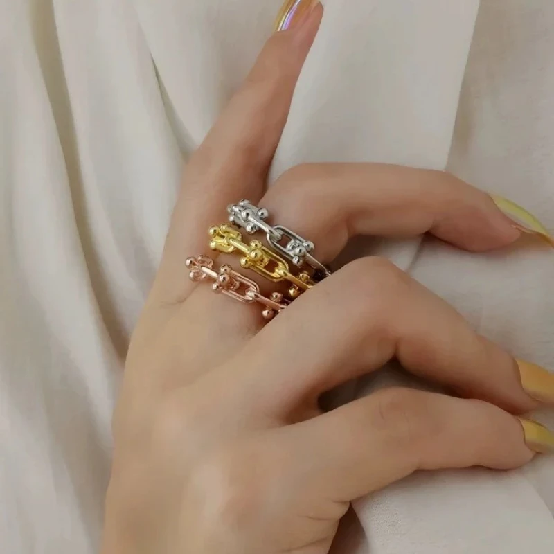 

Модные ювелирные изделия 2025 года. Модное высококачественное женское U-образное открытое кольцо с копытом лошади. Идеальный подарок на фестиваль и вечеринку.