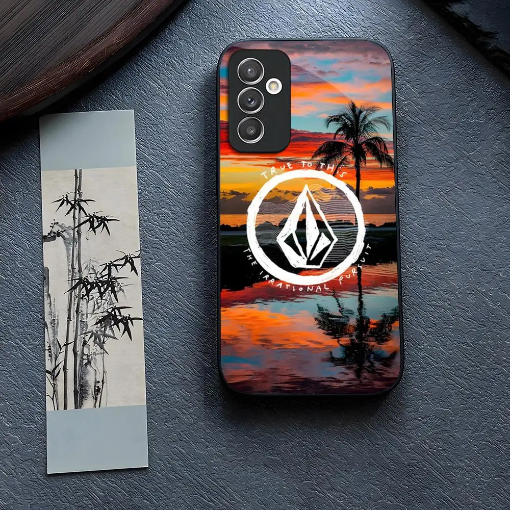 

Design Volcom Phone Case Glass for Samsung Galaxy S24 S23 S21 S22 S20 Ultra Fe Plus A34 A54 A24 A52 A53 M54 Cover