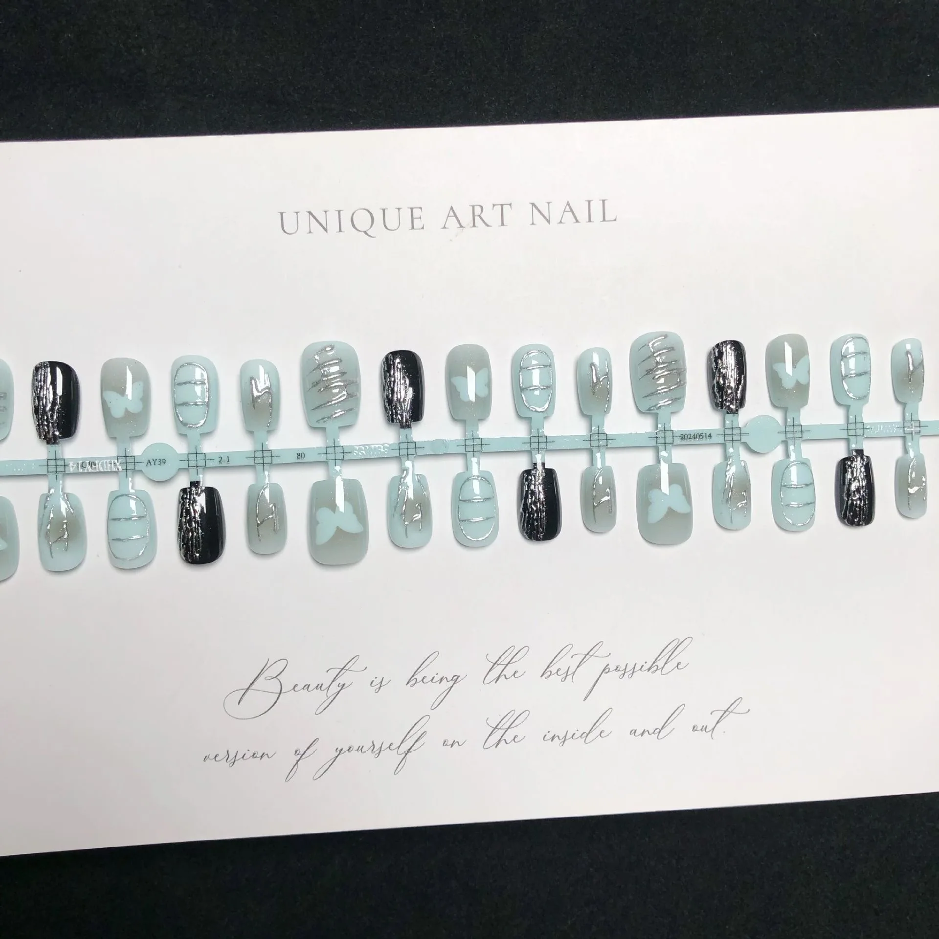 10 個ハンドホワイトバタフライパターンプレスオンネイルサークルマニキュアウェアラブルネイル女性と女の子のための偽爪