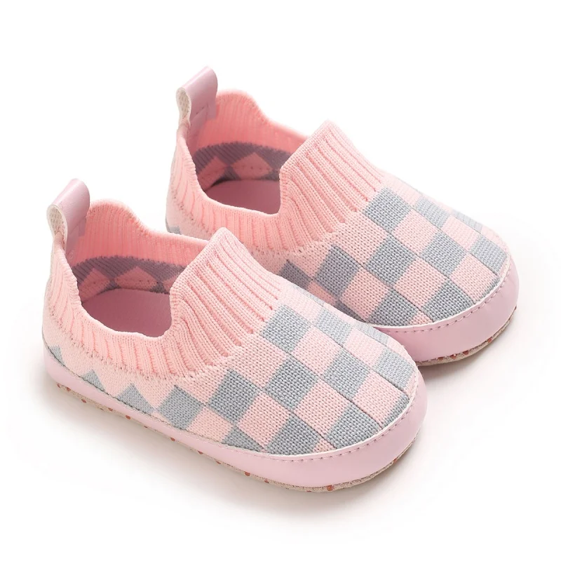أحذية رياضية كلاسيكية مربعات شبكية قابلة للتنفس نعل قطني للأطفال الصغار أحذية رياضية كاجوال للأطفال من عمر 0 إلى 18 شهرًا