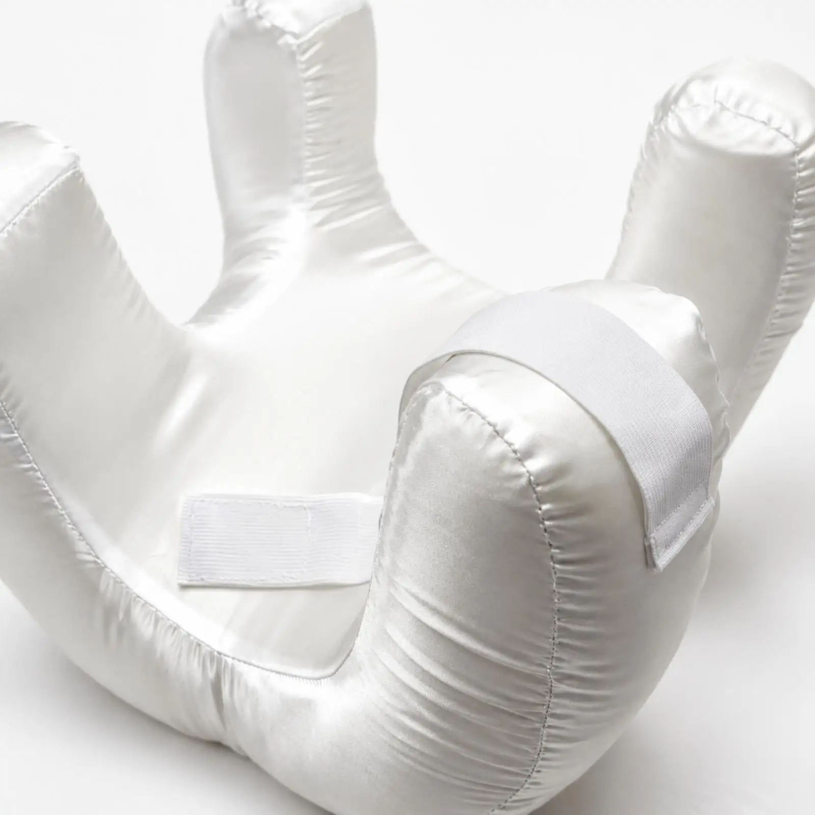 Contoured Cosmetic Pillow Skincare-Friendly Ergonomic Face Pillow with Recessed Center Pressure Relief for Bedtime