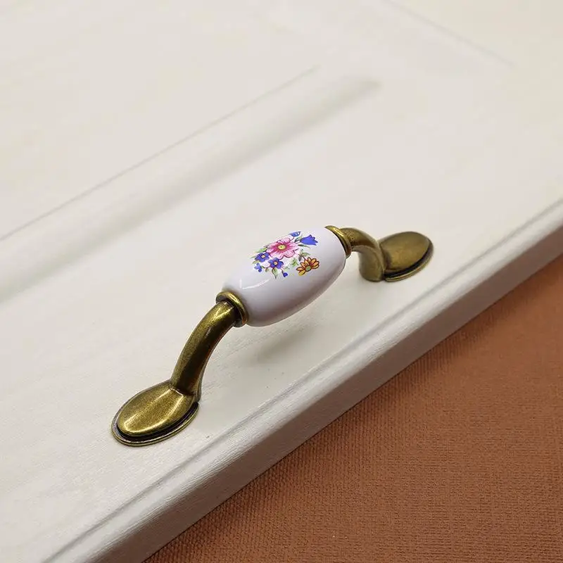 Europäische Blumen-Keramikgriffe für Küchenschränke, Kommoden, klassische Kleiderschränke und Schranktüren – Detail 11